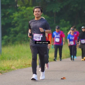 Runner Photo 8141845