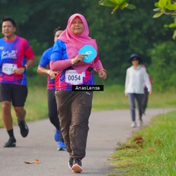 Runner Photo 8144027