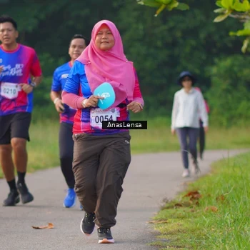 Runner Photo 8144062
