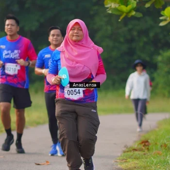 Runner Photo 8144063