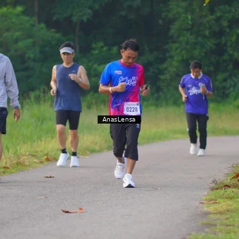 Runner Photo 8145158