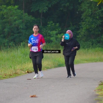 Runner Photo 8148204