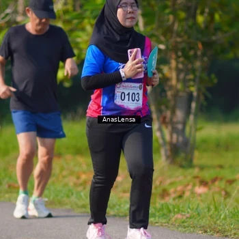 Runner Photo 8149111