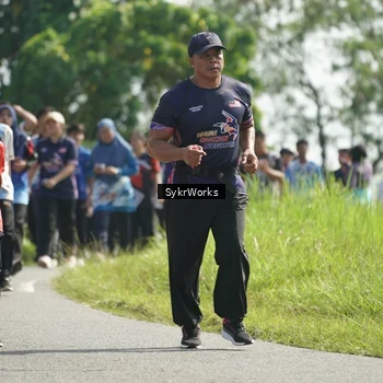 Runner Photo 8153199