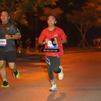 Runner Photo 8154359