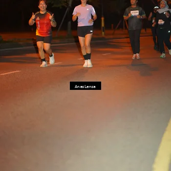 Runner Photo 8155002