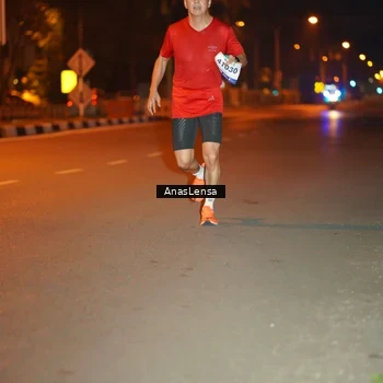 Runner Photo 8156012