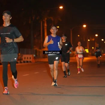 Runner Photo 8156019