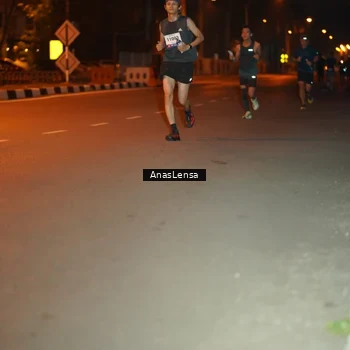 Runner Photo 8156039