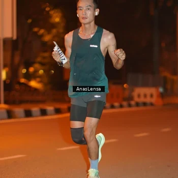 Runner Photo 8156051