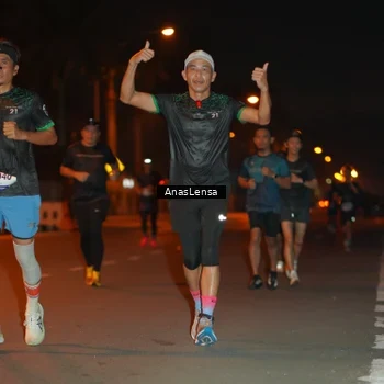 Runner Photo 8156070