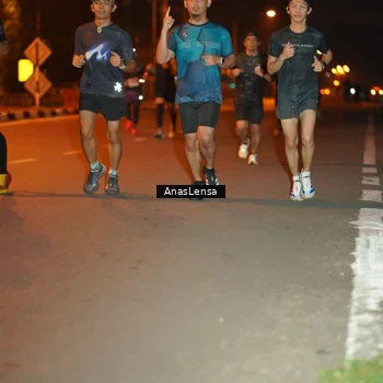Runner Photo 8156082