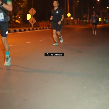 Runner Photo 8156101