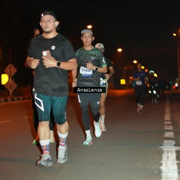 Runner Photo 8156272