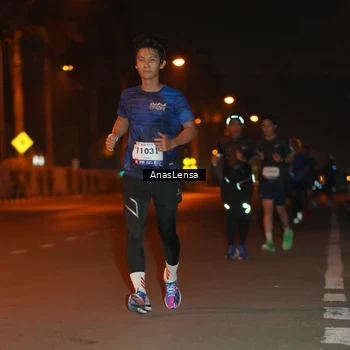 Runner Photo 8156287