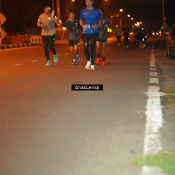 Runner Photo 8156295