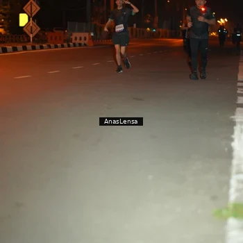 Runner Photo 8156544
