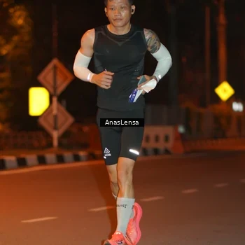 Runner Photo 8156695