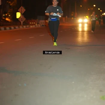 Runner Photo 8156737