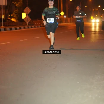 Runner Photo 8156741