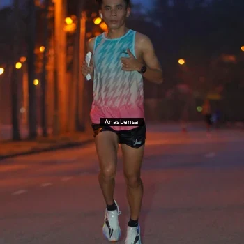 Runner Photo 8158021