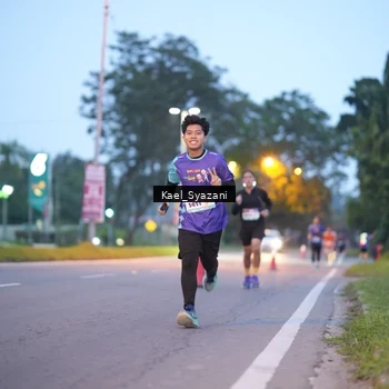 Runner Photo 8158154