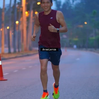 Runner Photo 8158159