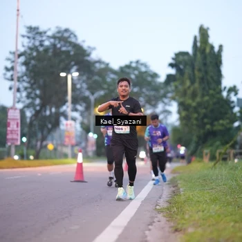 Runner Photo 8158211