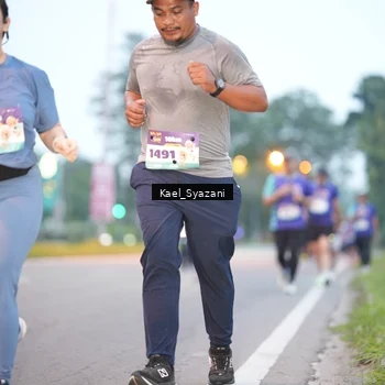 Runner Photo 8158298