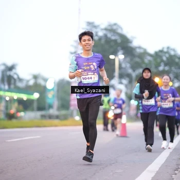 Runner Photo 8158302