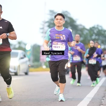 Runner Photo 8158341