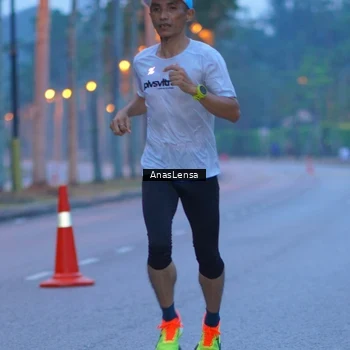Runner Photo 8158379