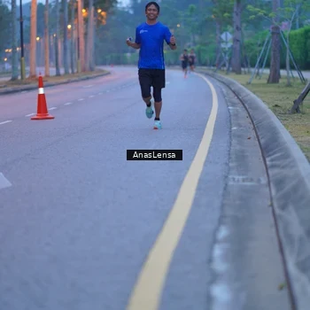 Runner Photo 8158443