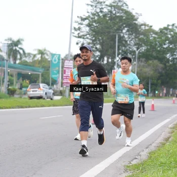 Runner Photo 8158672