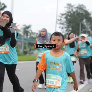 Runner Photo 8158711