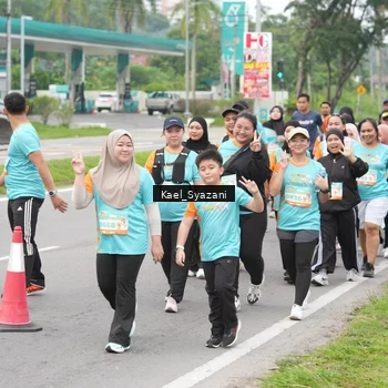 Runner Photo 8159100