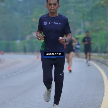 Runner Photo 8159404