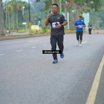 Runner Photo 8159600