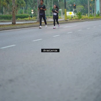 Runner Photo 8159675