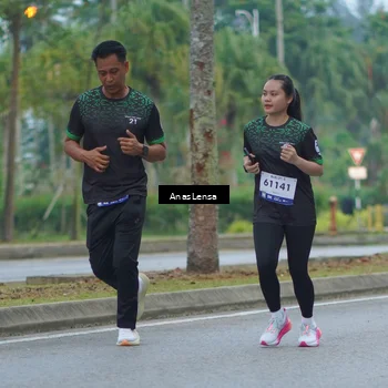Runner Photo 8159681