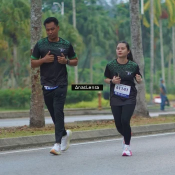 Runner Photo 8159693