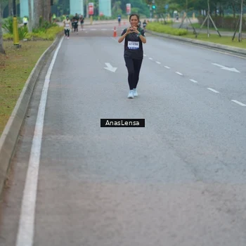 Runner Photo 8159695