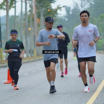 Runner Photo 8160244