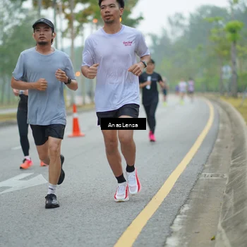 Runner Photo 8160252