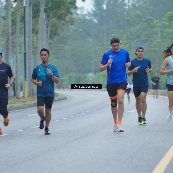 Runner Photo 8160303