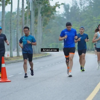 Runner Photo 8160306