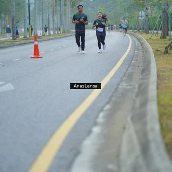 Runner Photo 8160496