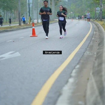 Runner Photo 8160523
