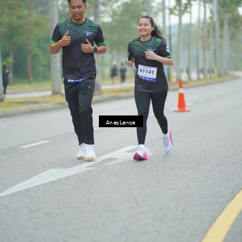 Runner Photo 8160536