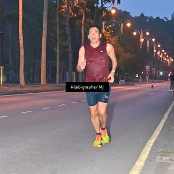 Runner Photo 8165002
